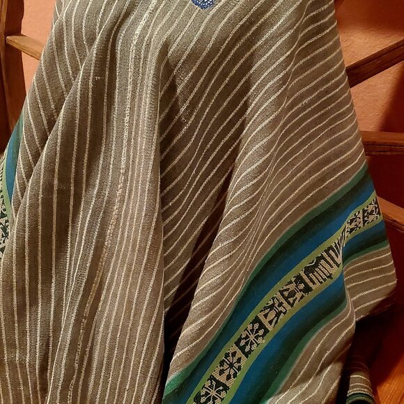 Poncho El Gaucho Antique Authentic Andean Handwoven Textile, Outdoor Lovers, - Picture 2 of 5